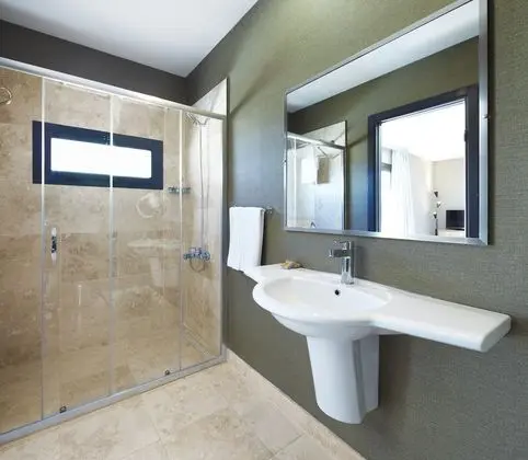 https://imagessl.etstur.com/files/images/hotelImages/TR/51284/l/Aytas-Otel-Oda-212639.jpg