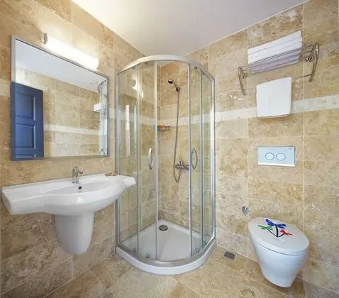 https://imagessl.etstur.com/files/images/hotelImages/TR/51284/l/Aytas-Otel-Oda-212649.jpg
