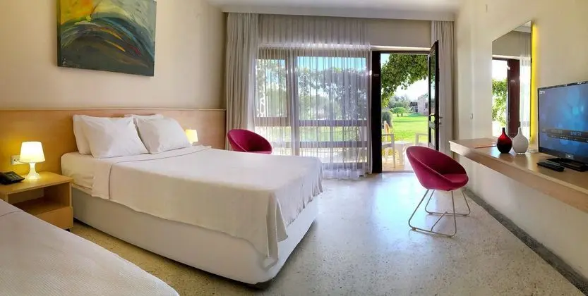 https://imagessl.etstur.com/files/images/hotelImages/TR/51284/l/Aytas-Otel-Oda-265152.jpg