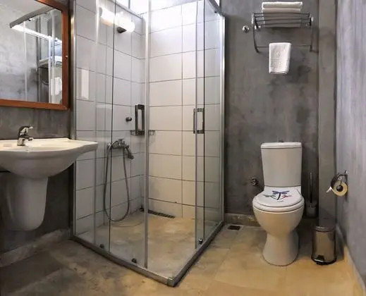 https://imagessl.etstur.com/files/images/hotelImages/TR/51284/l/Aytas-Otel-Oda-265153.jpg