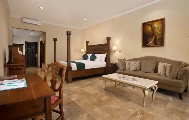 Premier Oda (Pool or Valley View)