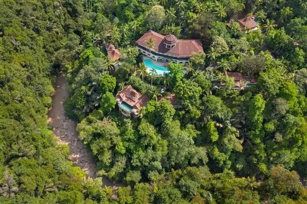 Premier Oda (Pool or Valley View)