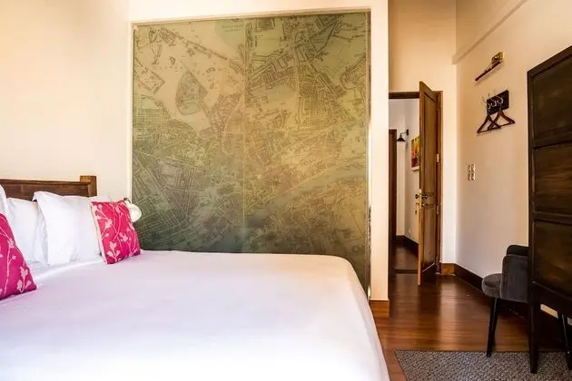 Deluxe Tek Büyük Yataklı Oda, Balkon, Avlu