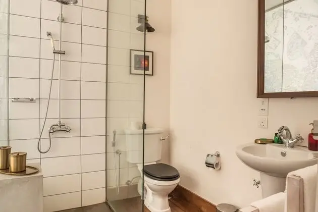 Deluxe Tek Büyük Yataklı Oda, Balkon, Avlu