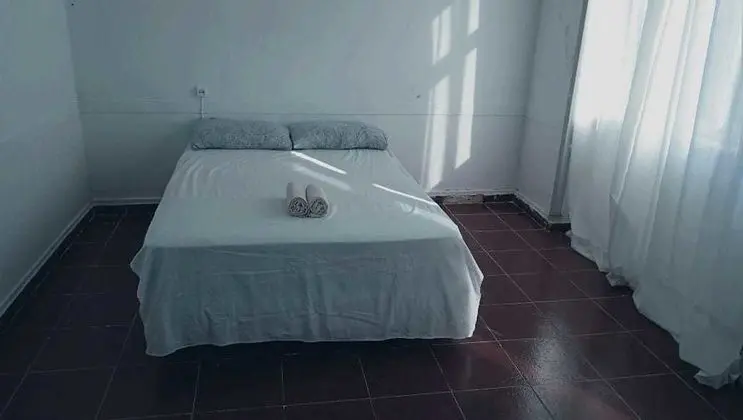 Tek Büyük Yataklı Oda, Ortak Banyo (3)