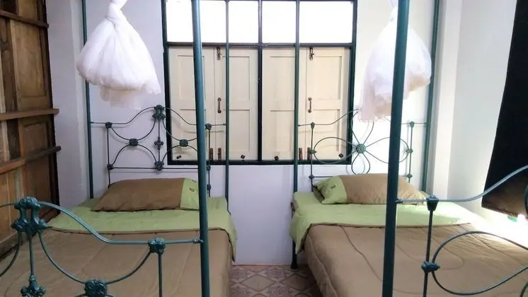 Üç Kişilik Oda