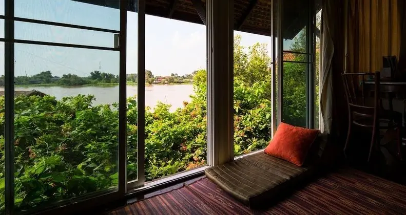 Deluxe Oda (River Front)
