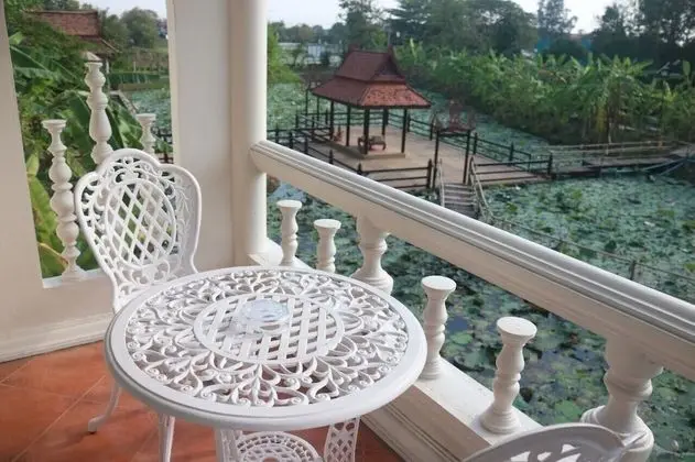 Deluxe Oda (River View)