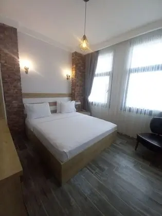 Standard Oda, Sigara İçilmez, Şehir Manzaralı