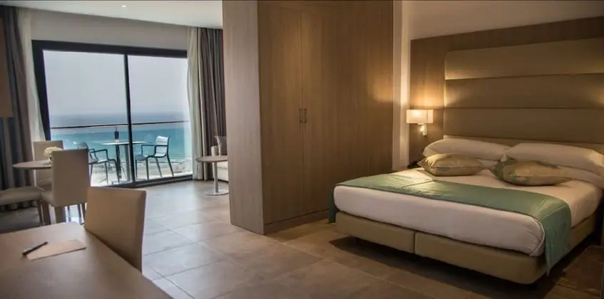 Tek Büyük Yataklı Oda, Deniz Manzaralı