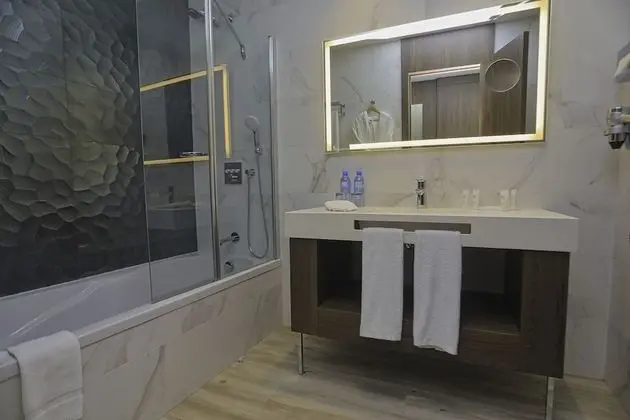 Superior Tek Büyük veya İki Ayrı Yataklı Oda