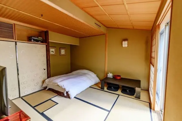 Ev, Sigara İçilmez (Azabu Modern)