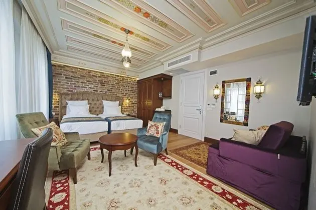 Deluxe Üç Kişilik Oda
