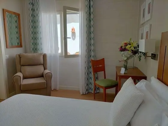 Traditional Tek Büyük Yataklı Oda