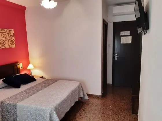 Üç Kişilik Oda