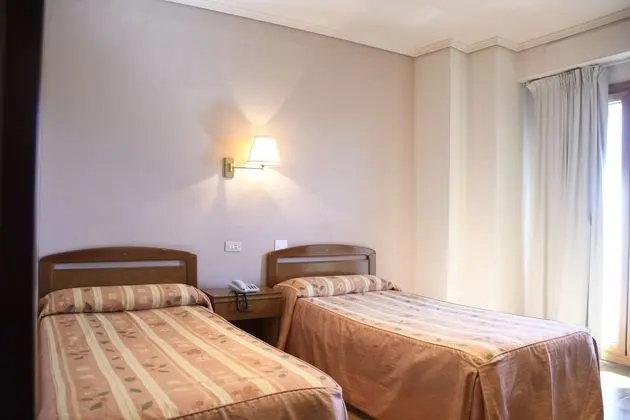 İki Ayrı Yataklı Oda, 2 Tek Kişilik Yatak