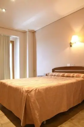 Tek Büyük Yataklı Oda, 1 Çift Kişilik Yatak