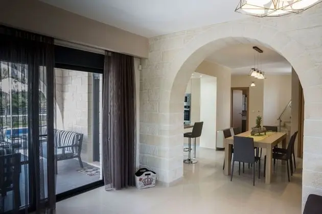 Villa, 4 Yatak Odası, Kişiye Özel Havuzlu