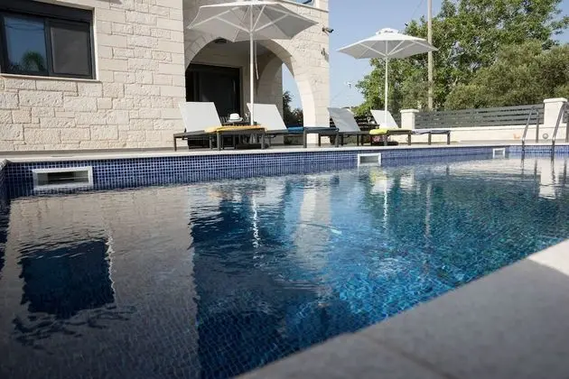 Villa, 4 Yatak Odası, Kişiye Özel Havuzlu