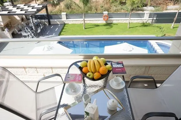 Villa, 4 Yatak Odası, Kişiye Özel Havuzlu
