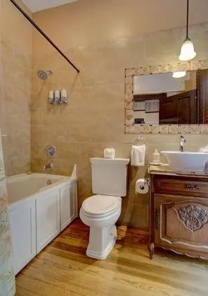 Premium Oda, 1 Büyük (Queen) Boy Yatak, Balkon, Bahçe Manzaralı (Forsyth Place)