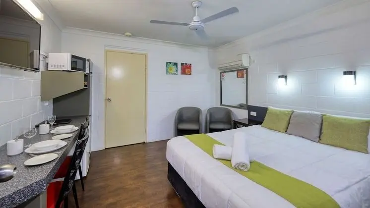Standard Oda (Queen Room)