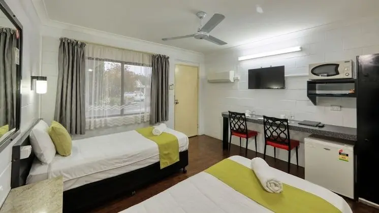 Standard Oda (Queen Room)