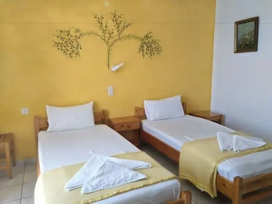 Triple Studio, Sea View