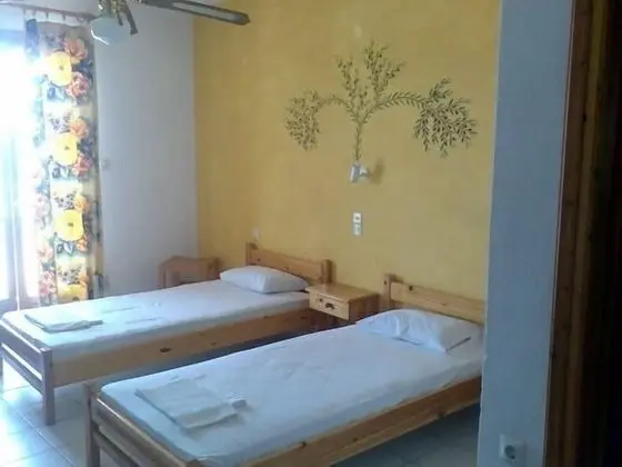 Triple Studio, Sea View