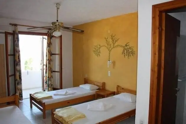 Triple Studio, Sea View