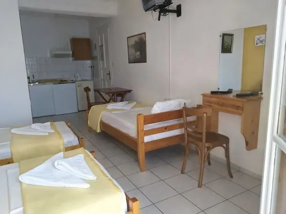 Triple Studio, Sea View