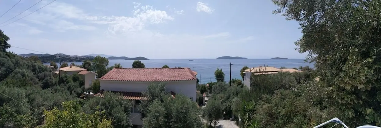 Triple Studio, Sea View