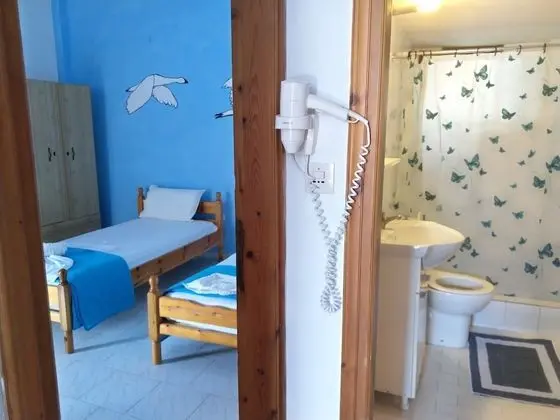 Triple Studio, Sea View