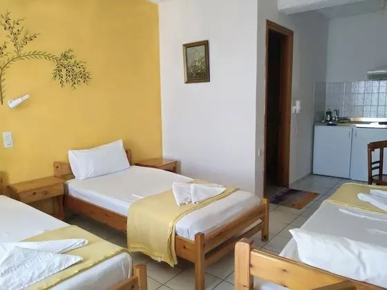Triple Studio, Sea View