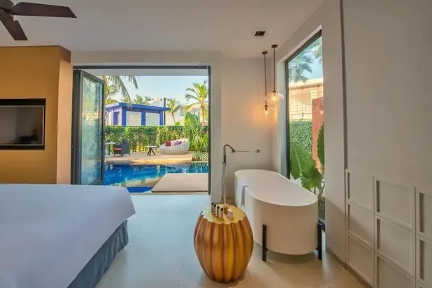 Azaya Pool Suite