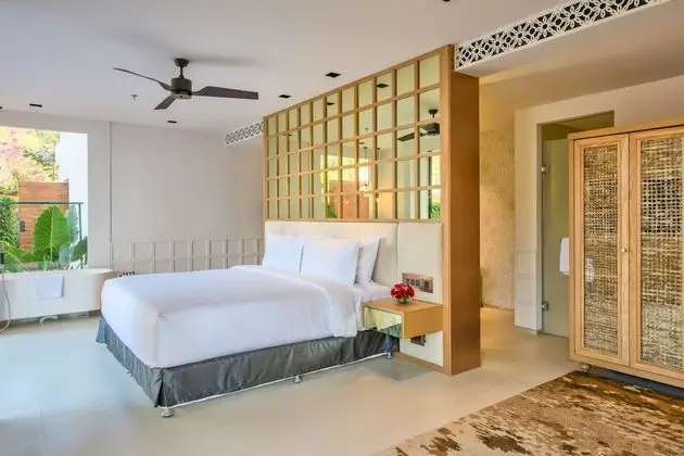 Azaya Pool Suite