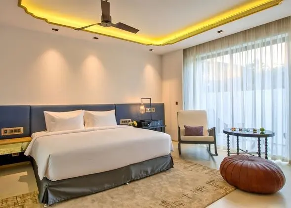 Essence Room King Bed