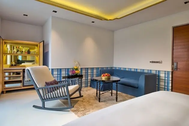 Essence Room King Bed