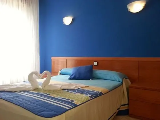 Tek Büyük Yataklı Oda, 2 Tek Kişilik Yatak