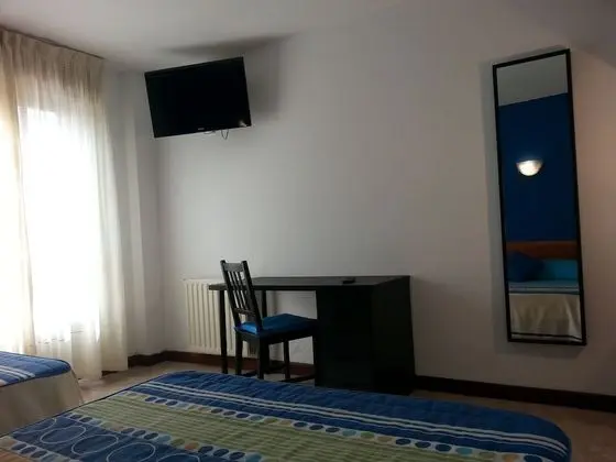 Tek Büyük Yataklı Oda, 2 Tek Kişilik Yatak
