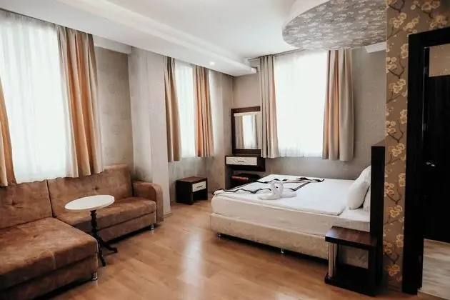 Deluxe Üç Kişilik Oda