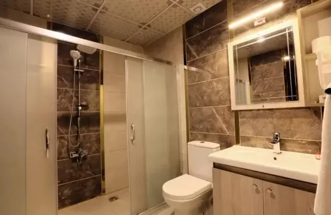 Deluxe Üç Kişilik Oda - İadesiz Oda Kahvaltı