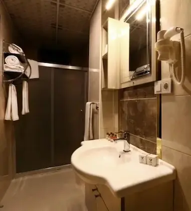 Standart Tek Büyük Yataklı Oda - İadesiz Oda Kahvaltı