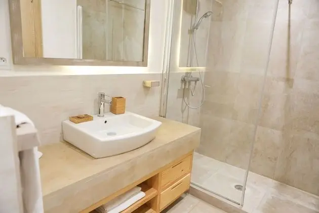 Classic Oda, 1 Çift Kişilik Yatak, Sigara İçilmez, Havuz Manzaralı