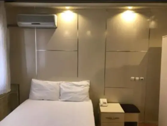 Çift Kişilik, Şehir Manzaralı