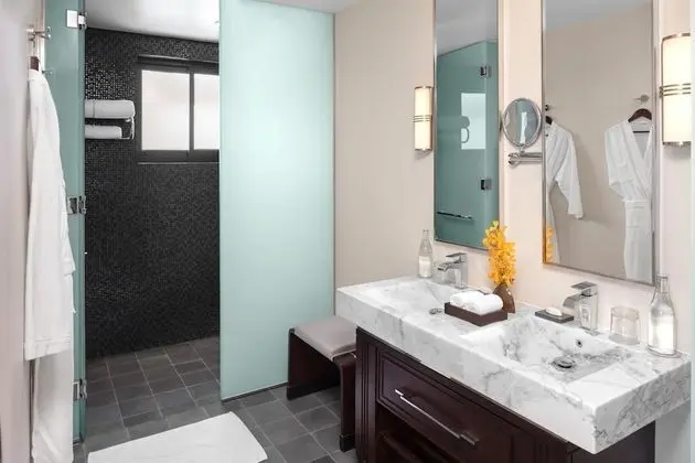 Deluxe Tek Büyük Yataklı Oda, Nehir Manzaralı