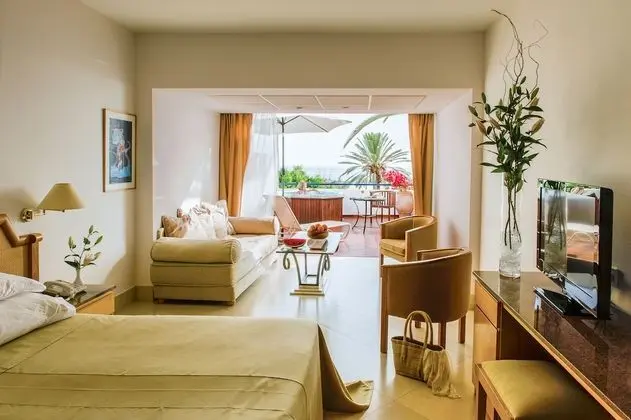 Junior Suite Jetted Tub Sea View