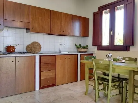 Basic Apart Daire, 1 Yatak Odası, Küçük Mutfak, Bahçeli