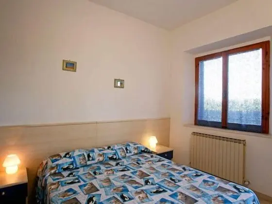 Tek Büyük veya İki Ayrı Yataklı Oda (4)