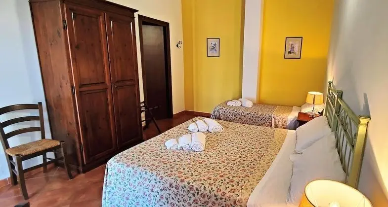 Üç Kişilik Oda